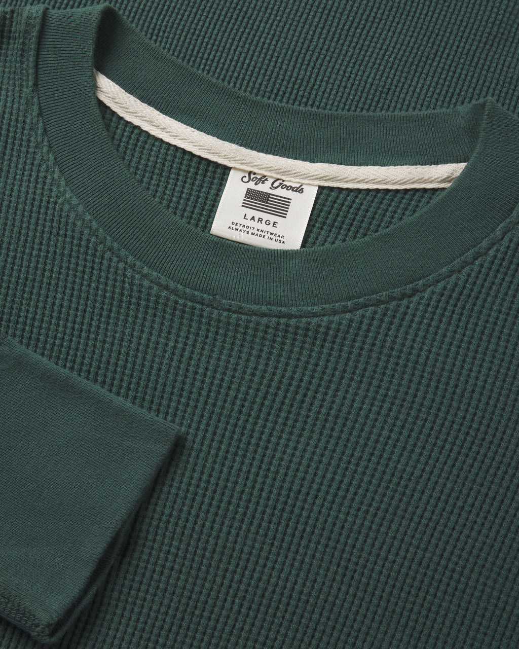Classic Thermal in Pine Needle, collar and label detail